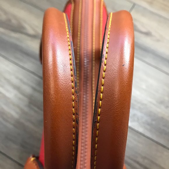 Dooney & Bourke Vintage AWL Red Pebbled Leather Satchel Handbag Zipper Closure - Picture 13 of 16